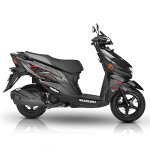 القلاف_للدراجات_النارية_ سوزوكي سوزوكي أفينيس 125 2025 بالأسود مع خطوط حمراء ورمادية، يظهر بتصميم جانبي أنيق وخلفية بيضاء، سكوتري حضري حضري مع تخزين 21.5L من القوائم لدراجات نارية. _دراجة_نارية